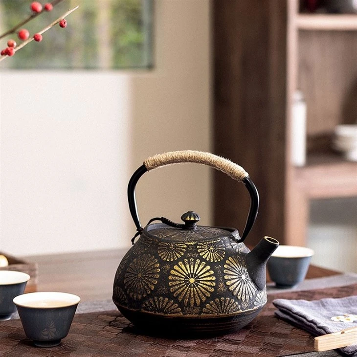Cast Iron Teapot With Warmer
